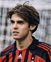 他在成都蓉城是核心队长，如今新东家首秀却被打爆，已成后防软肋