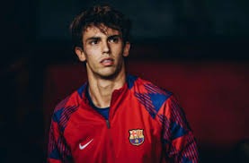 电竞跨界合作周边衍生品发布